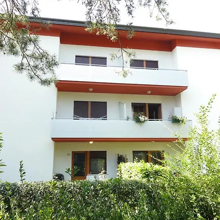 Modern With Balcony 公寓 *